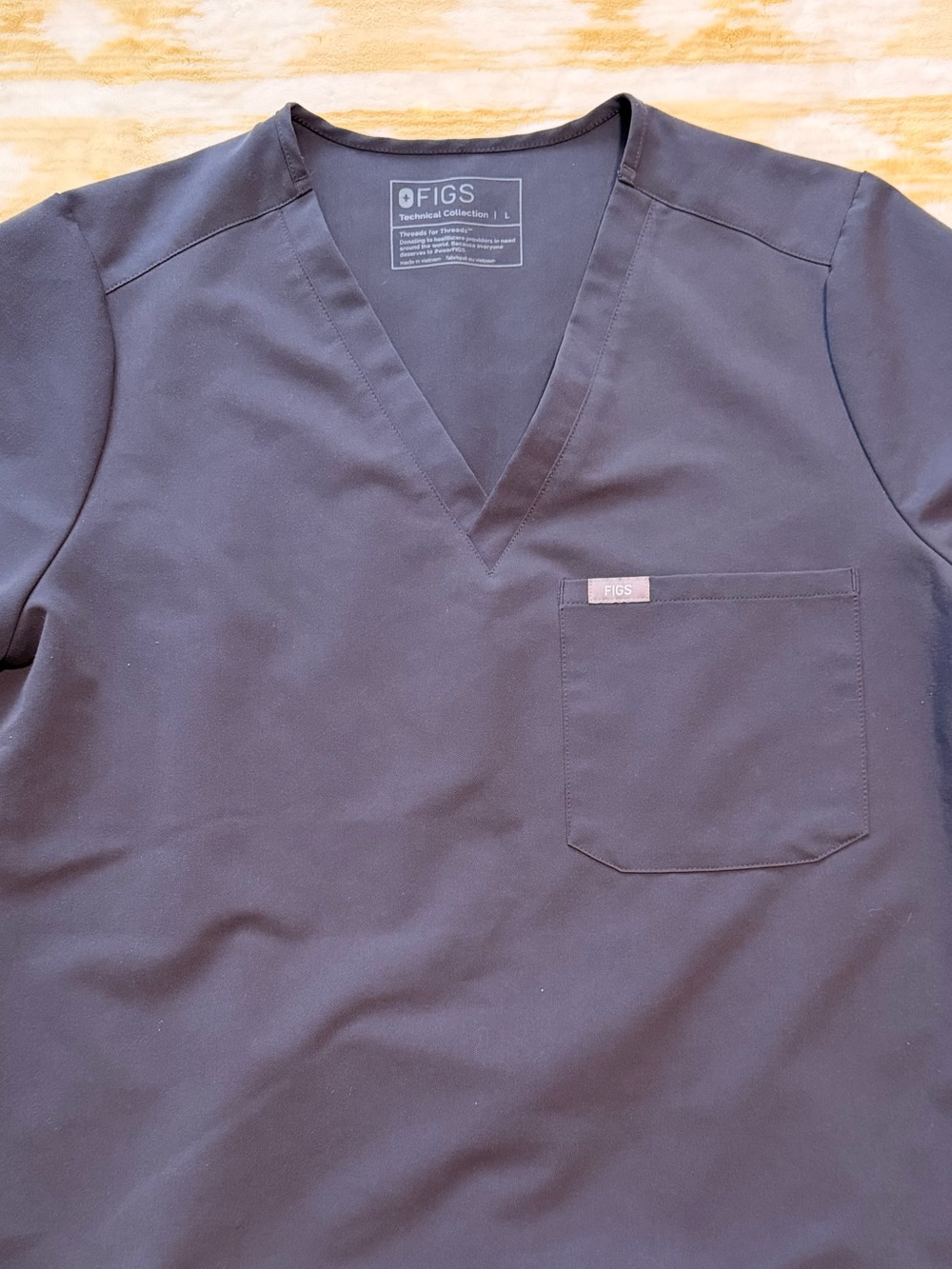 FIGS Scrub Top Large FW1000 Nurse Women's Catarina One Pocket Gray Graphite
